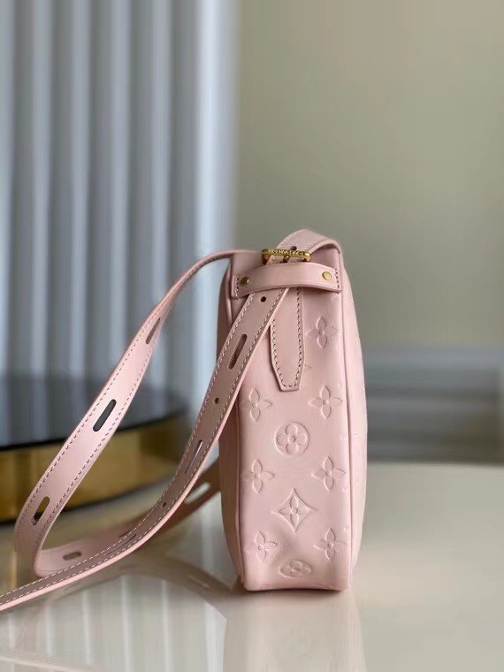 Louis Vuitton COUSSIN M58738 pink