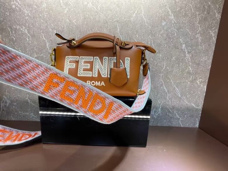 FENDI Braided Straw Bag F6531 Camel