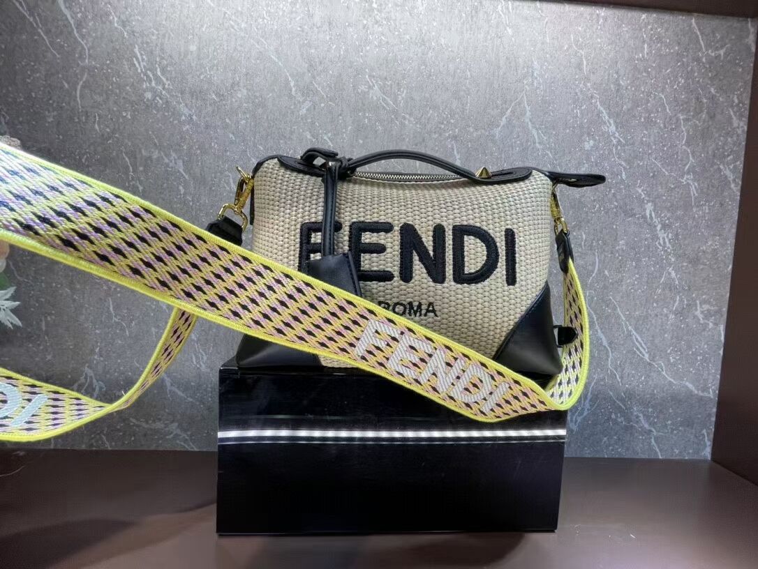 FENDI Braided Straw Bag F6535 black