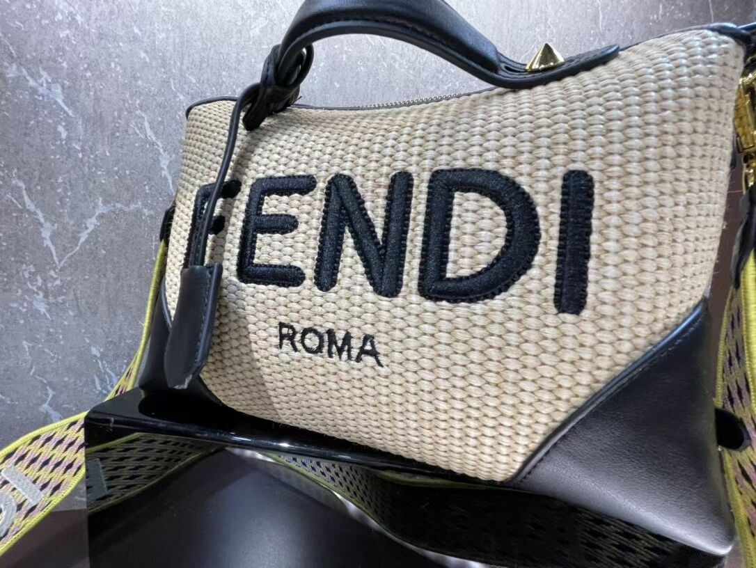 FENDI Braided Straw Bag F6535 black