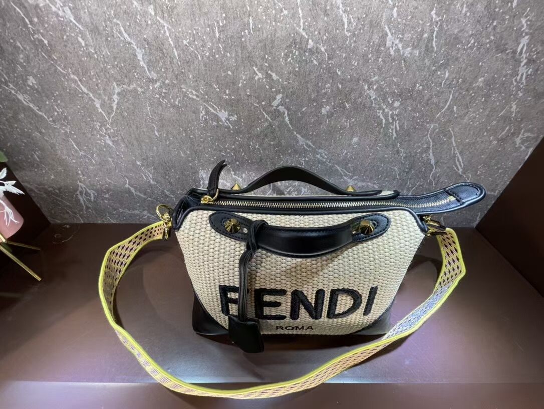FENDI Braided Straw Bag F6535 black