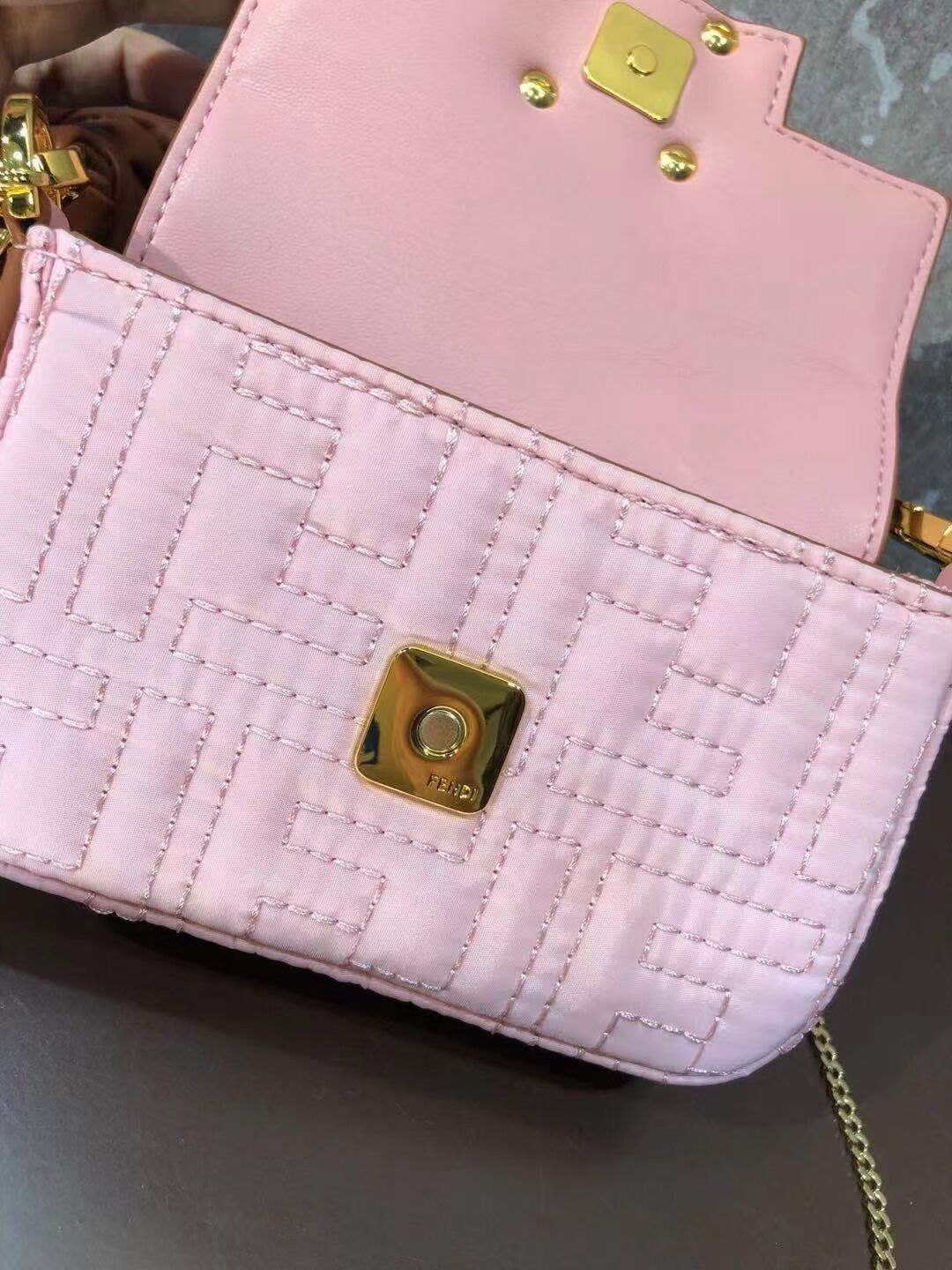 Fendi mini BAGUETTE cotton bag F6550 pink