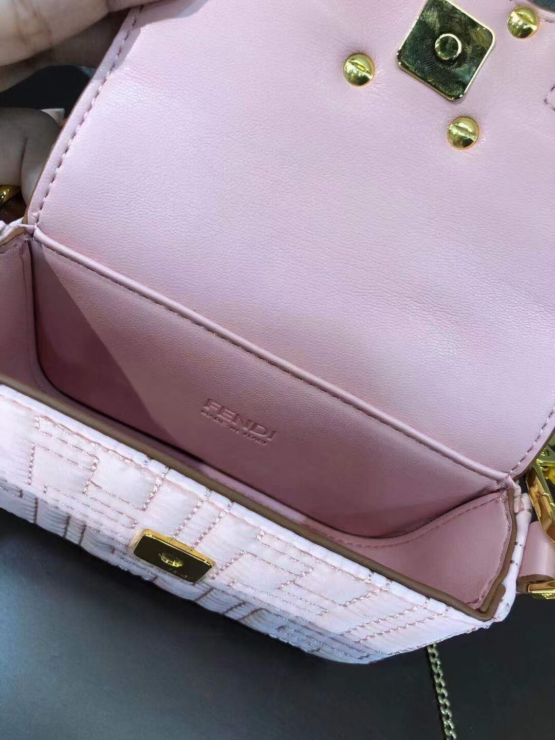 Fendi mini BAGUETTE cotton bag F6550 pink