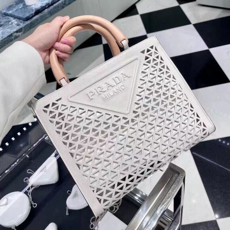 Prada leather tote bag 1AG405 white