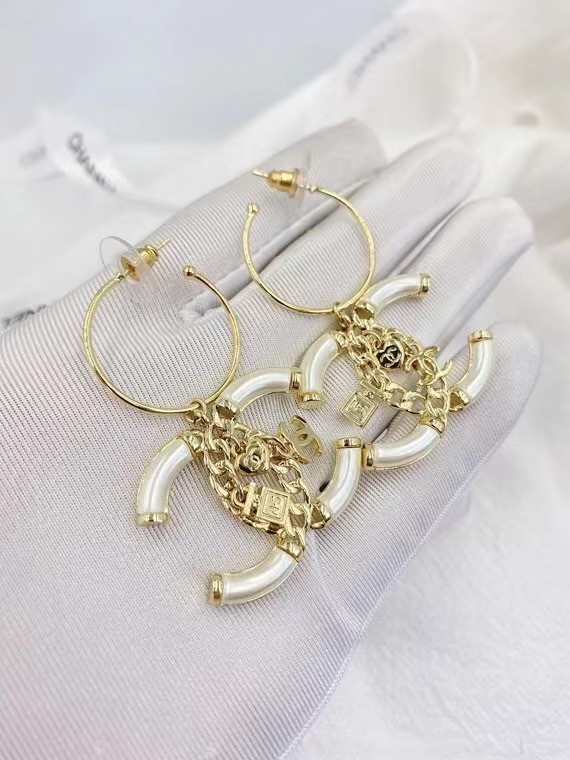 Chanel Earrings CE6615