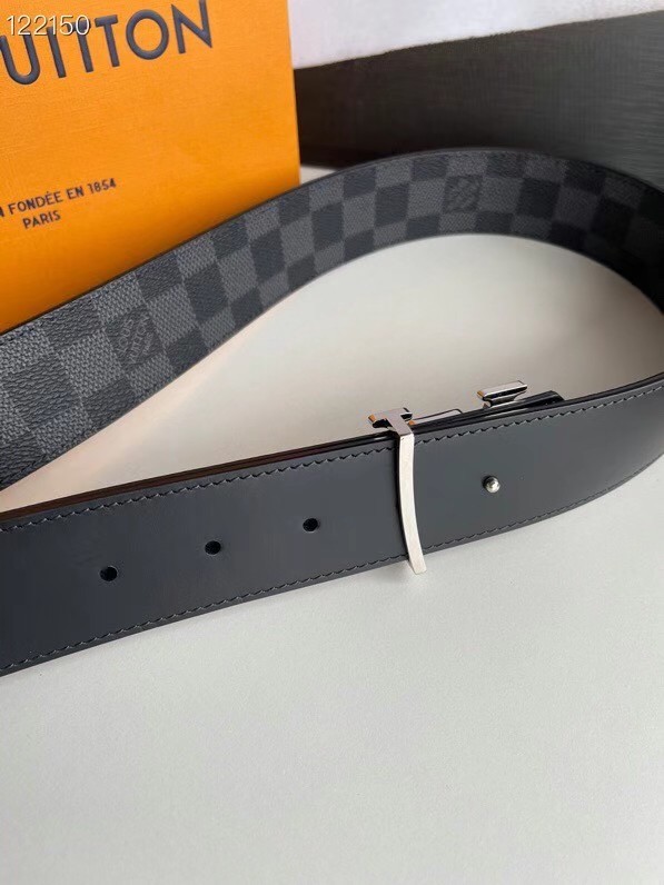 Louis Vuitton INITIALES 40MM REVERSIBLE BELT M0214T