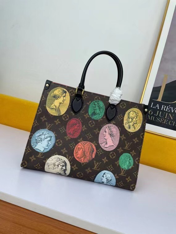 Louis Vuitton ONTHEGO Monogram Cameo printed canvas MM M59245