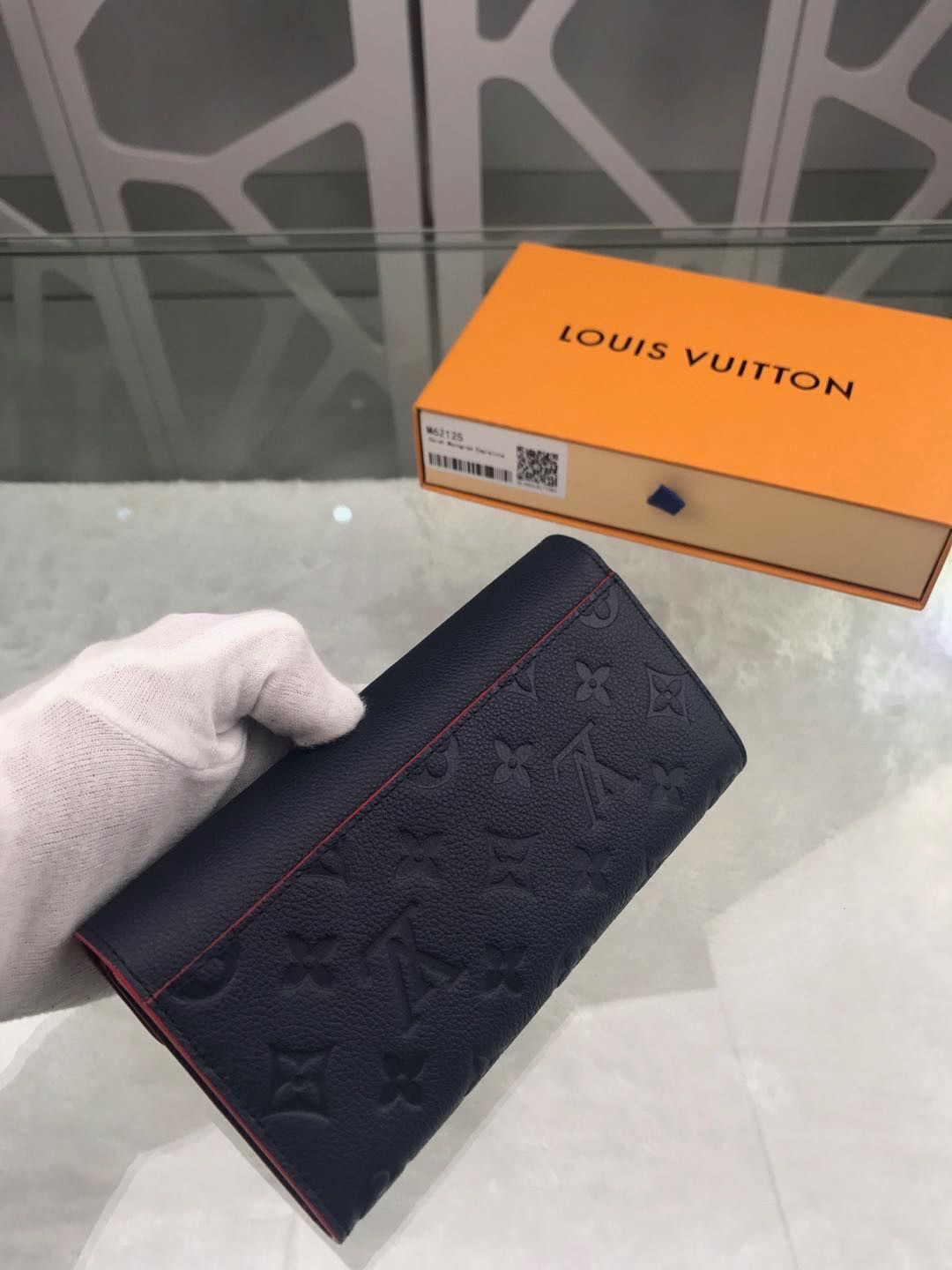 Louis Vuitton ZOE WALLET M80788 Black