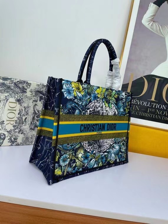 DIOR BOOK TOTE Blue Dior Constellation Embroidery M1297ZR