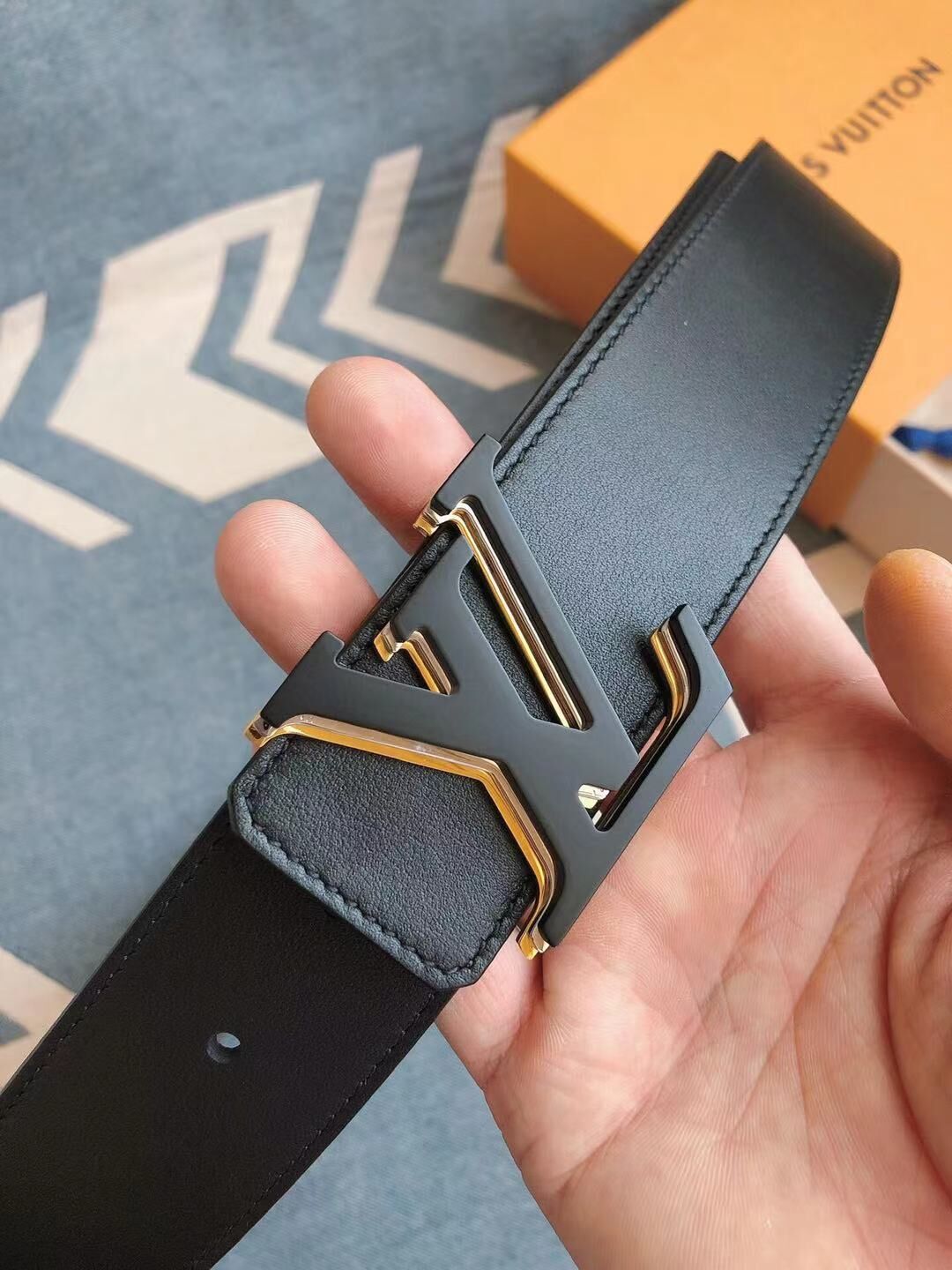 Louis Vuitton OPTIC 40MM REVERSIBLE BELT M0226T BLACK