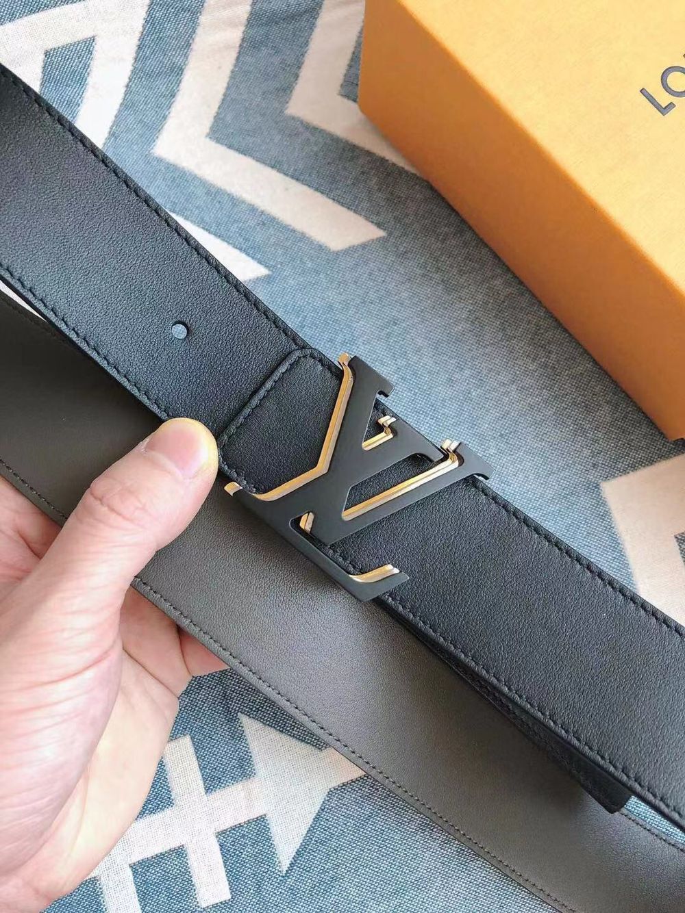 Louis Vuitton OPTIC 40MM REVERSIBLE BELT M0226T BLACK