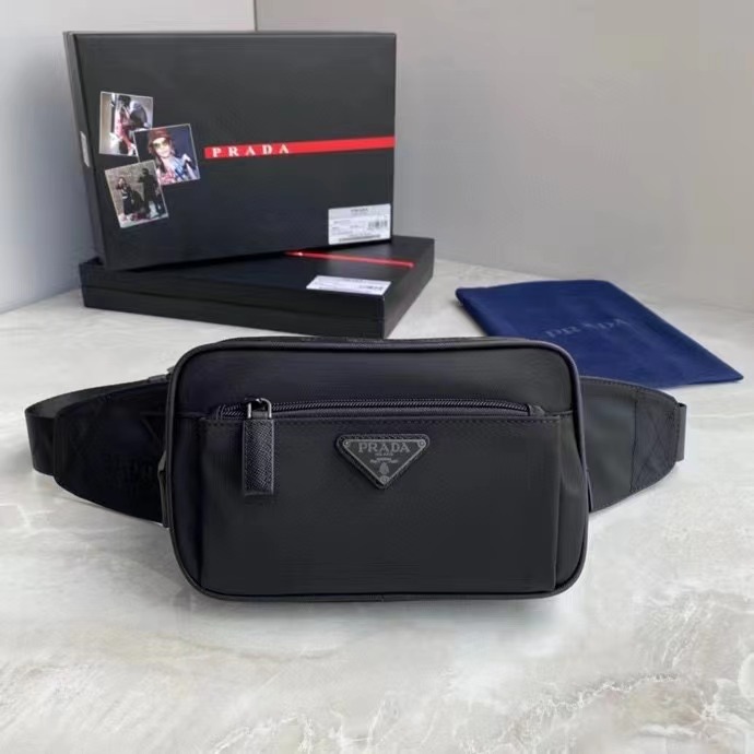 Prada Re-Edition nylon Pocket 82044 BLACK