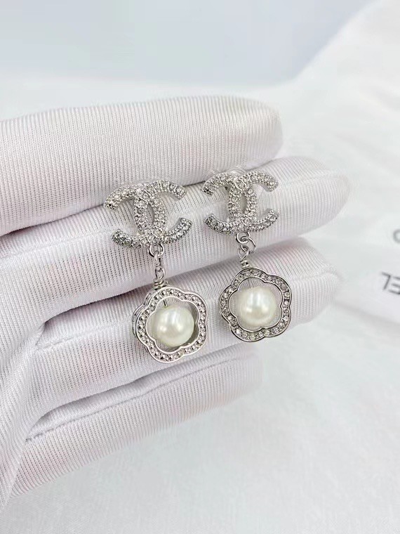 Chanel Earrings CE6900