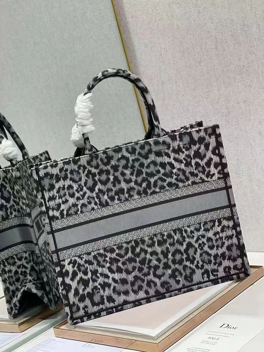 DIOR BOOK TOTE Embroidery M1297ZR-20 Black leopard print