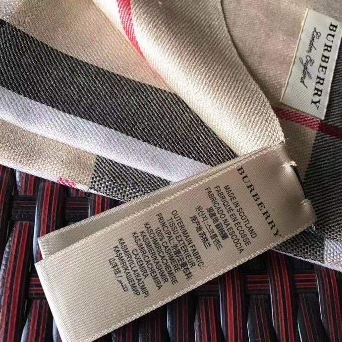 Burberry scarf Wool&Cashmere 33677