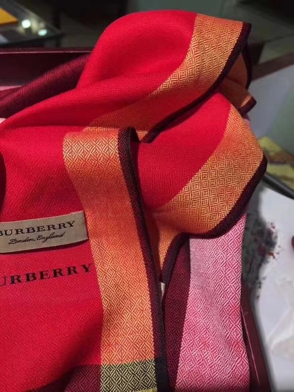 Burberry scarf Wool&Cashmere 33659-2