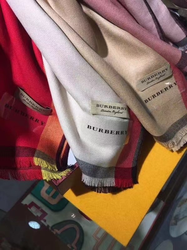Burberry scarf Wool&Cashmere 33659-3