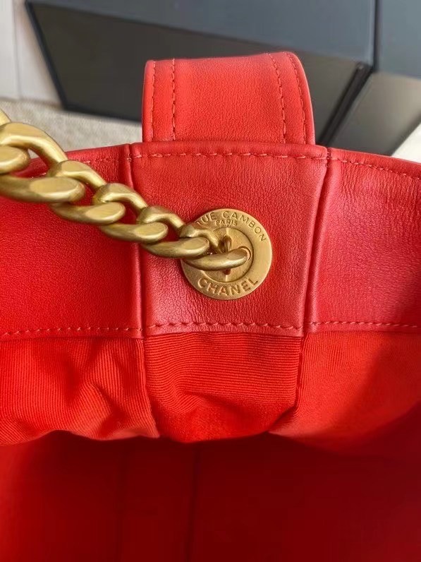 Chanel leather Shoulder Bag AS2844 red