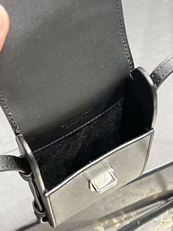 Yves Saint Laurent Calf leather cross-body bag Y567718 black