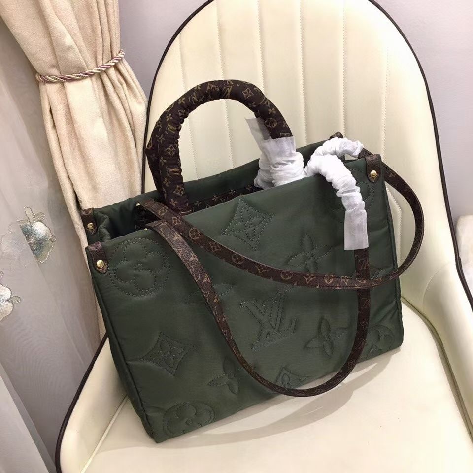 Louis Vuitton ONTHEGO GM M59005 green