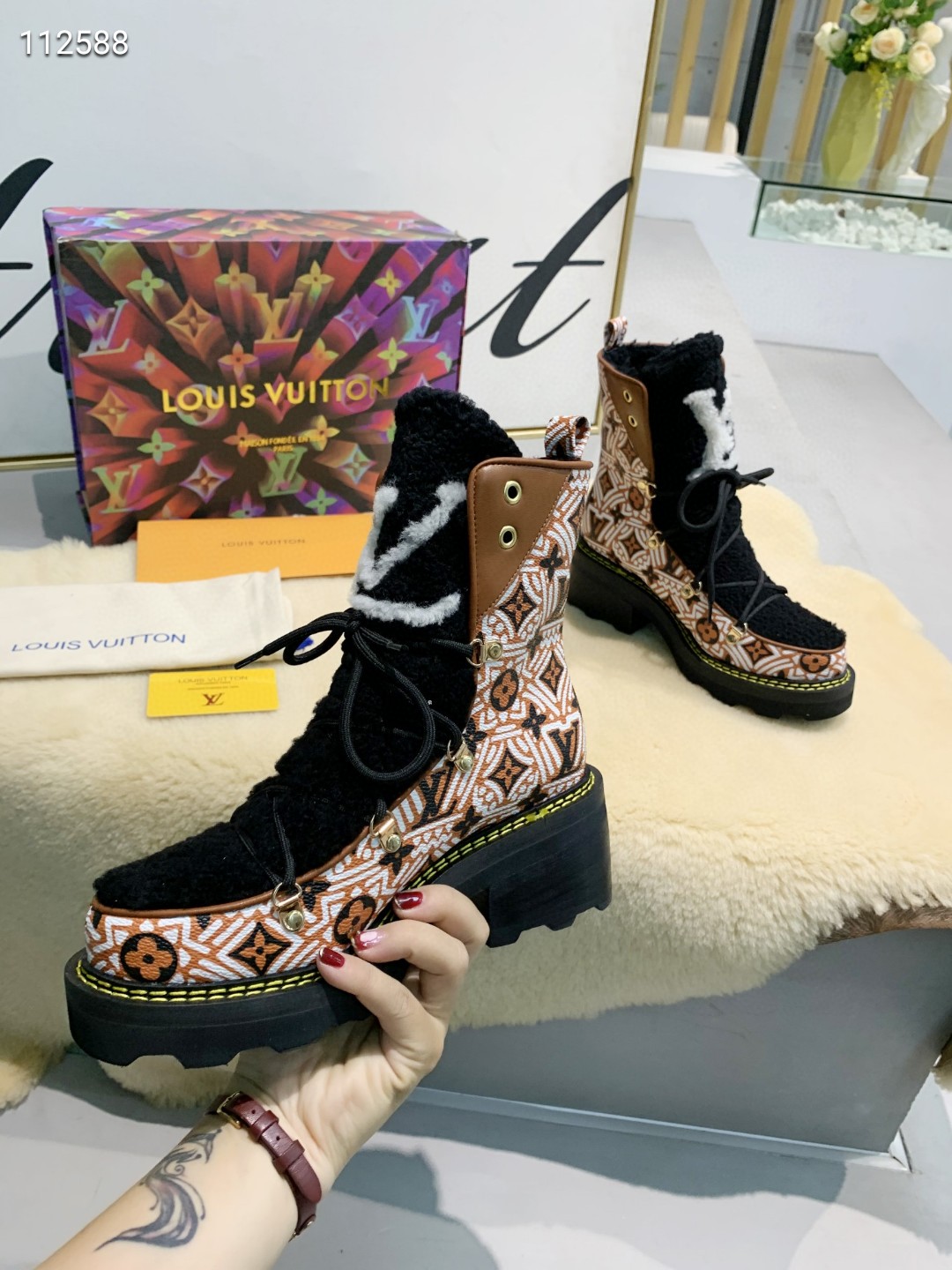 Louis Vuitton Shoes LV1139DS-1