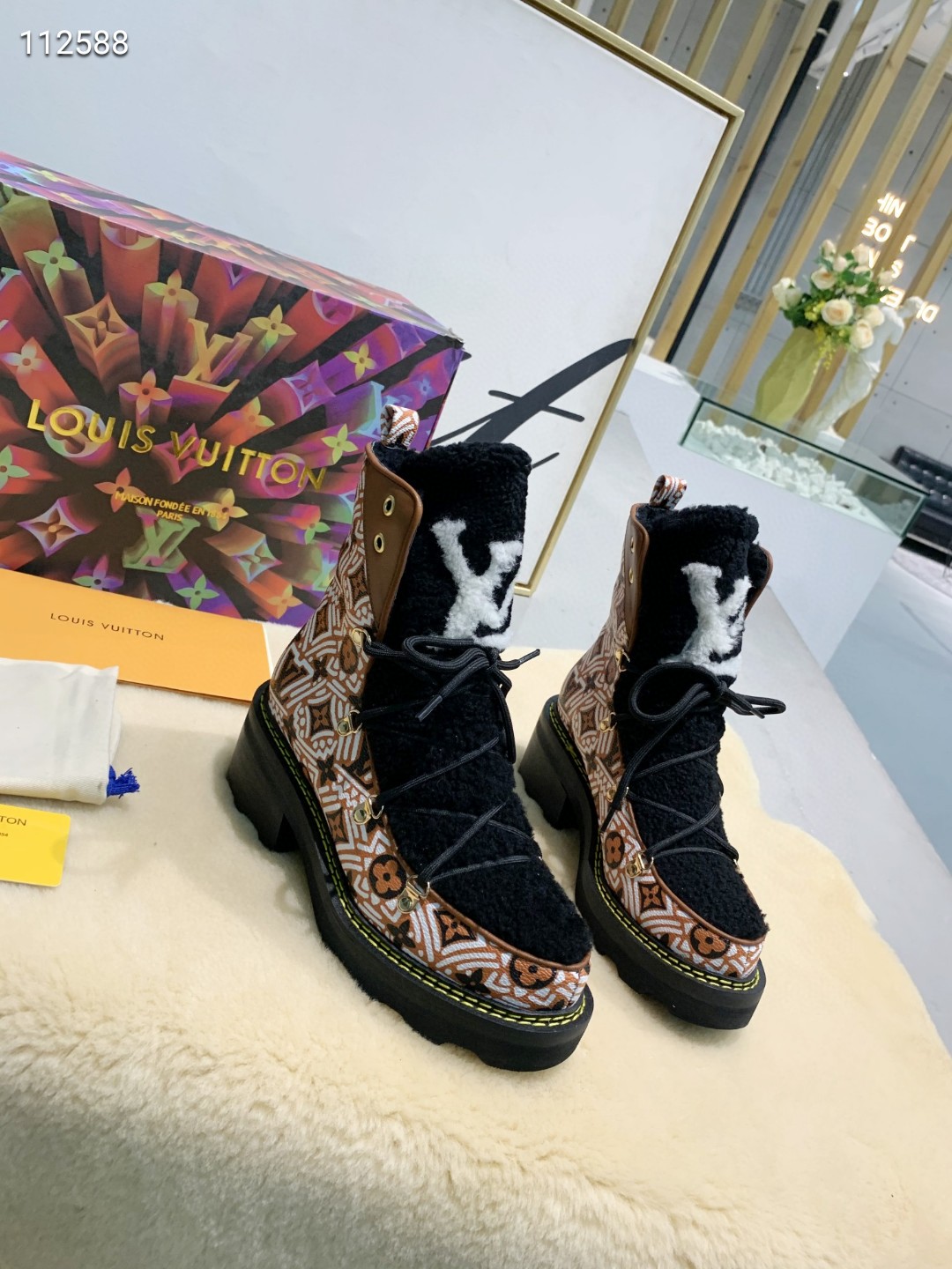 Louis Vuitton Shoes LV1139DS-1