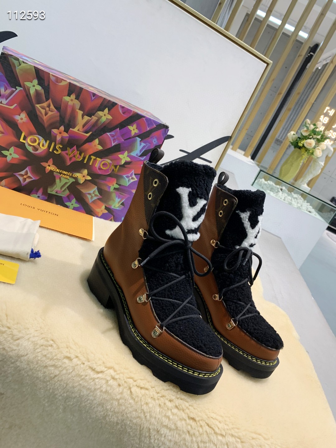 Louis Vuitton Shoes LV1139DS-4