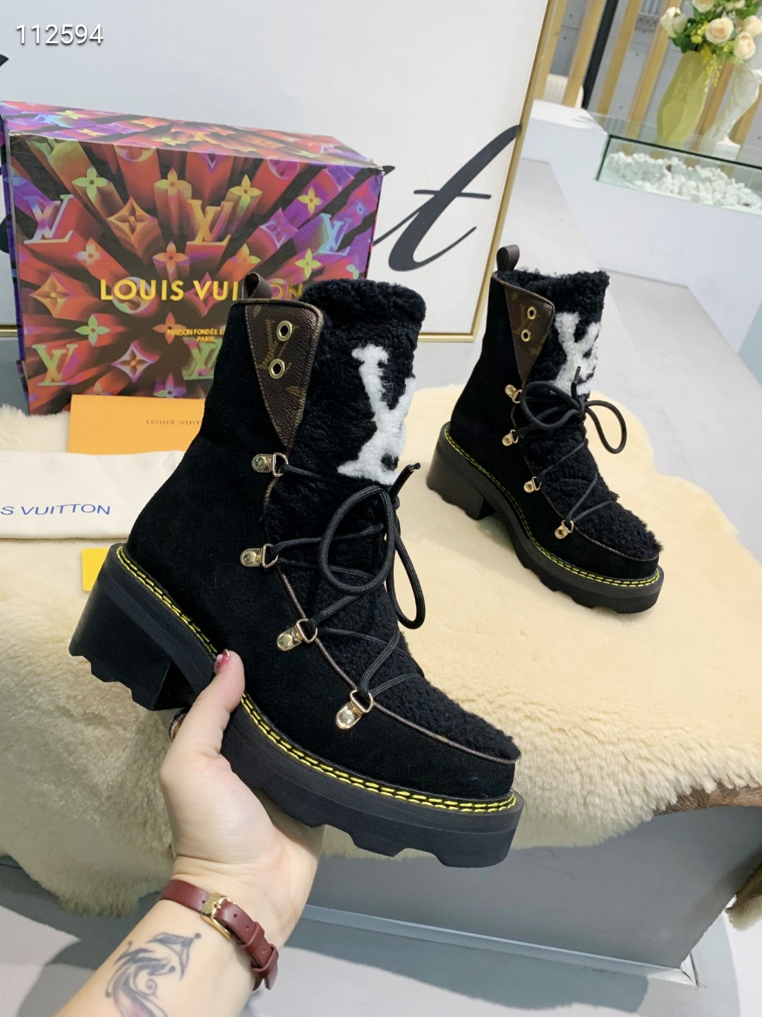 Louis Vuitton Shoes LV1139DS-5