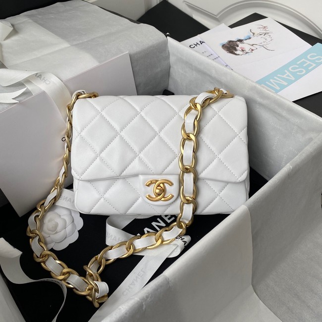 CHANEL Lambskin Flap Shoulder Bag 2022SS white