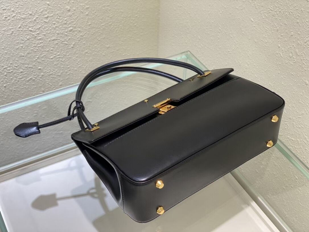 MEDIUM DIOR Shoulder Bag Calfskin C0701 black