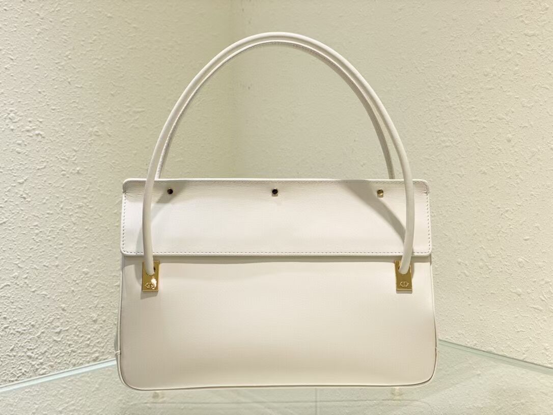 MEDIUM DIOR Shoulder Bag Calfskin C0701 white