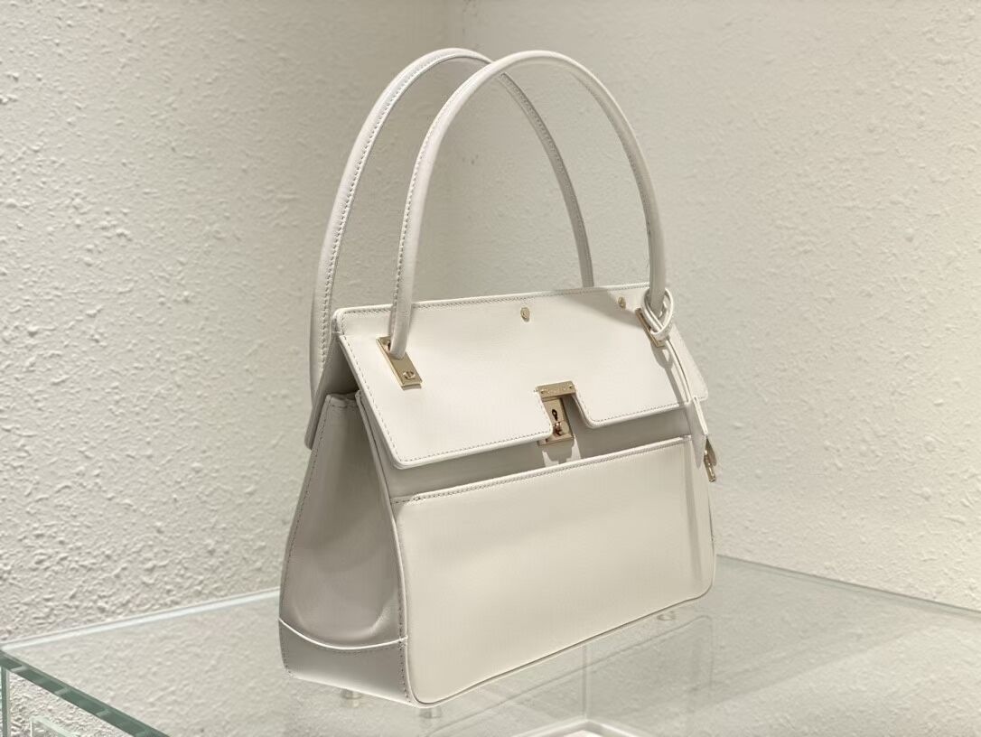 MEDIUM DIOR Shoulder Bag Calfskin C0701 white