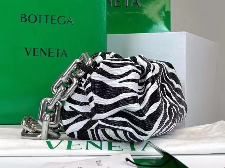 Bottega Veneta THE CHAIN POUCH 620231 White&Black