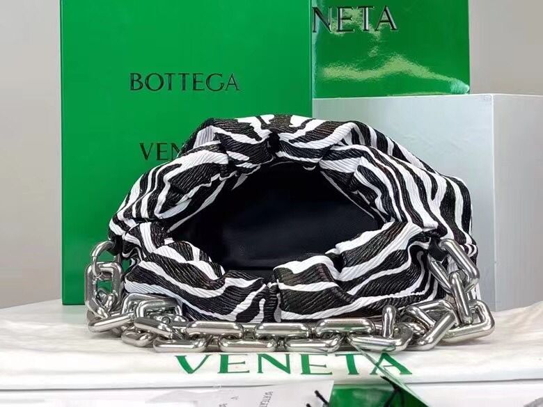 Bottega Veneta THE CHAIN POUCH 620231 White&Black