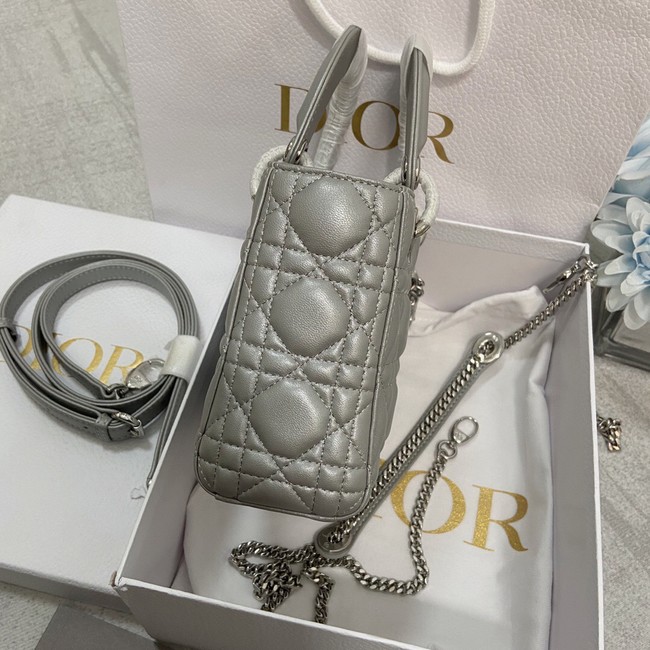 MINI LADY DIOR BAG Patent Cannage Calfskin M0566OW gray&silver