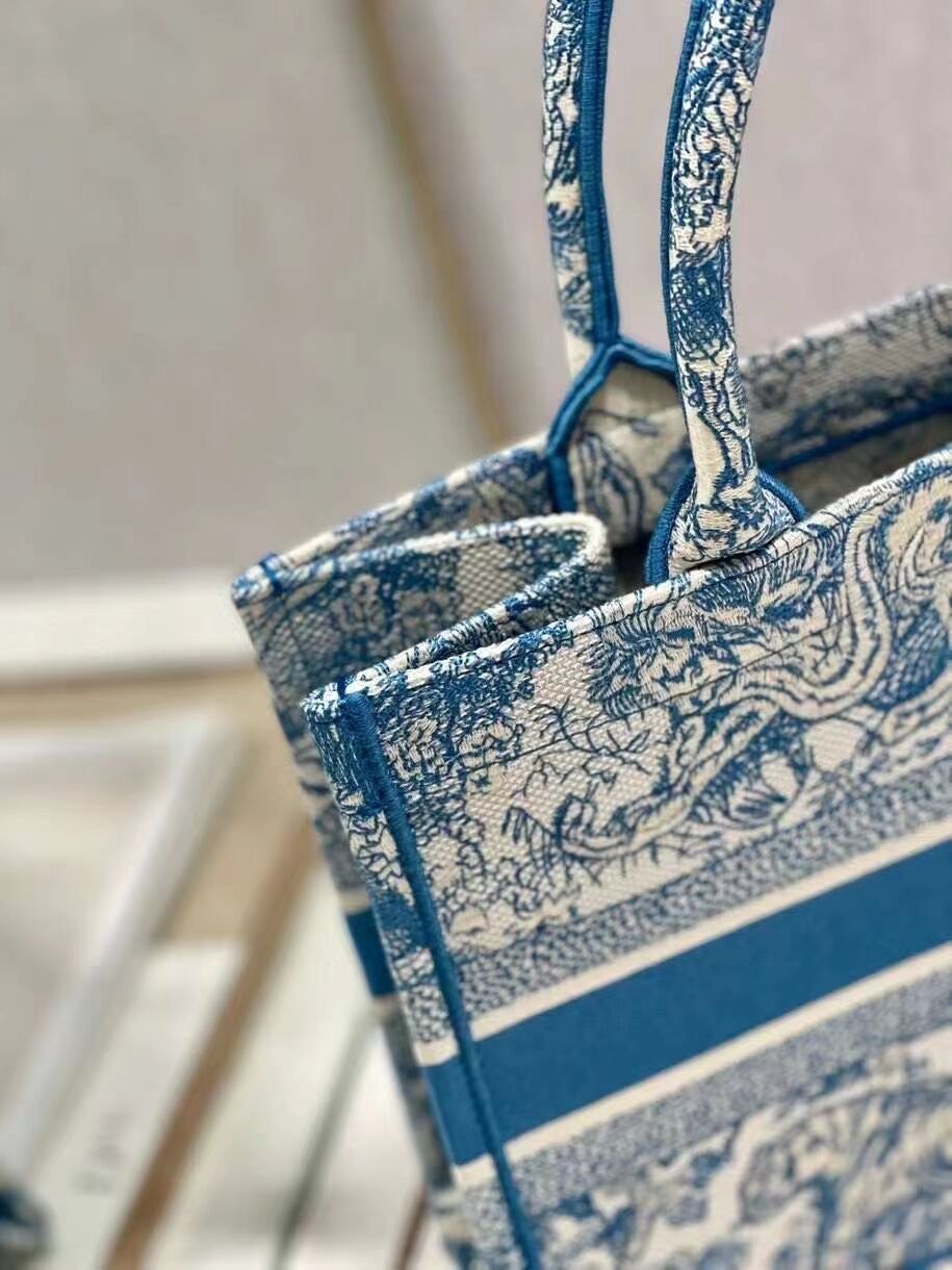 DIOR BOOK TOTE Embroidery C1287-6 blue