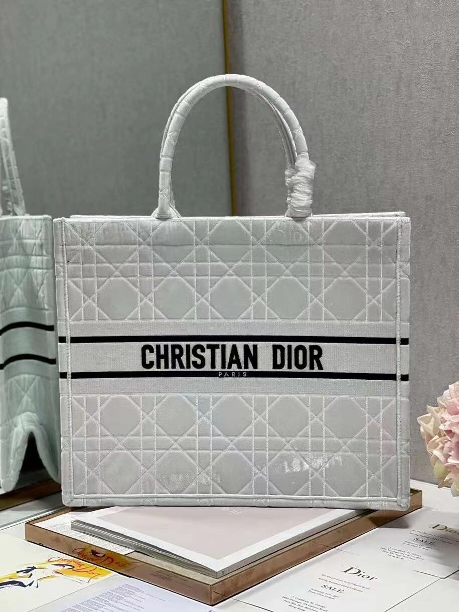 DIOR BOOK TOTE Velvet C1286-2 white