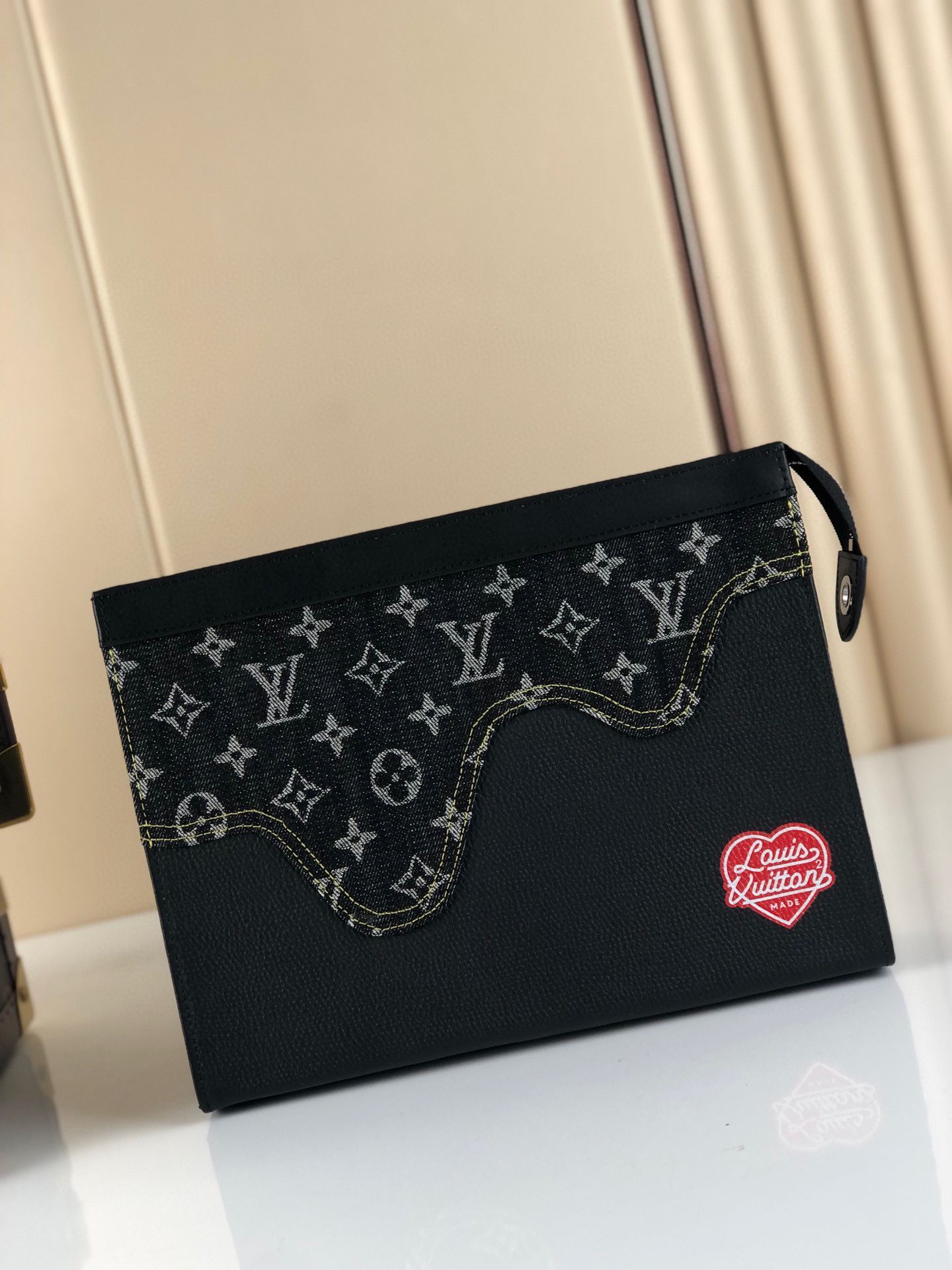 Louis Vuitton Monogram Drip Taurillon POCHETTE VOYAGE Denim M45961 Black