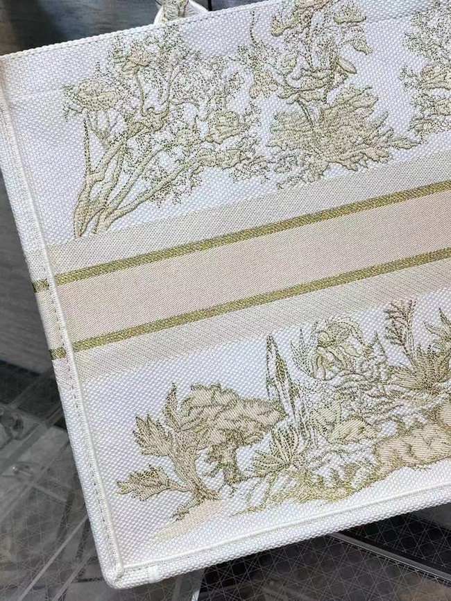 DIOR BOOK TOTE Embroidery C1286-7 cream