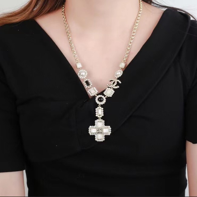 Chanel Necklace CE7239
