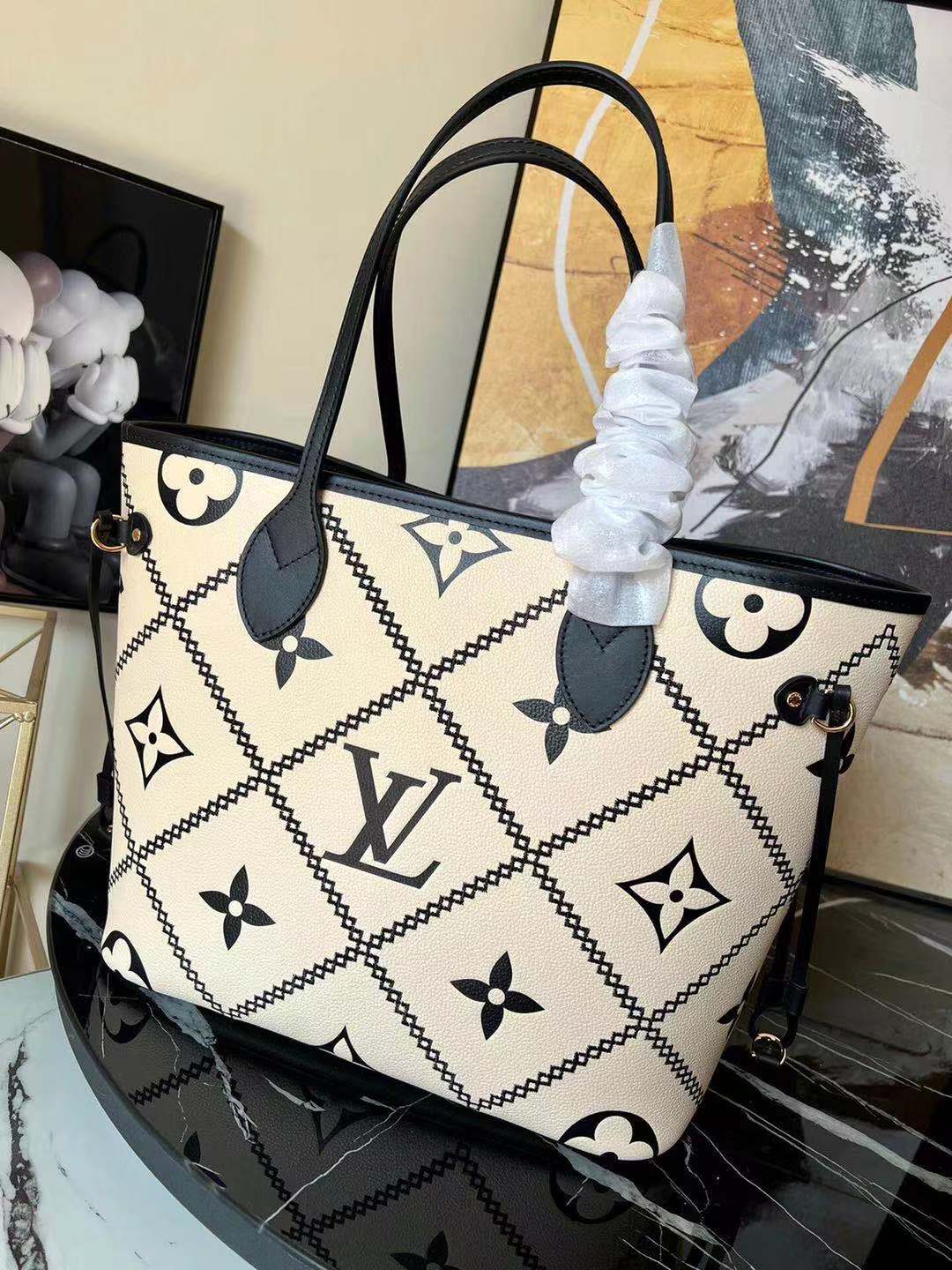 Louis Vuitton NEVERFULL MM M46040 Creme Beige