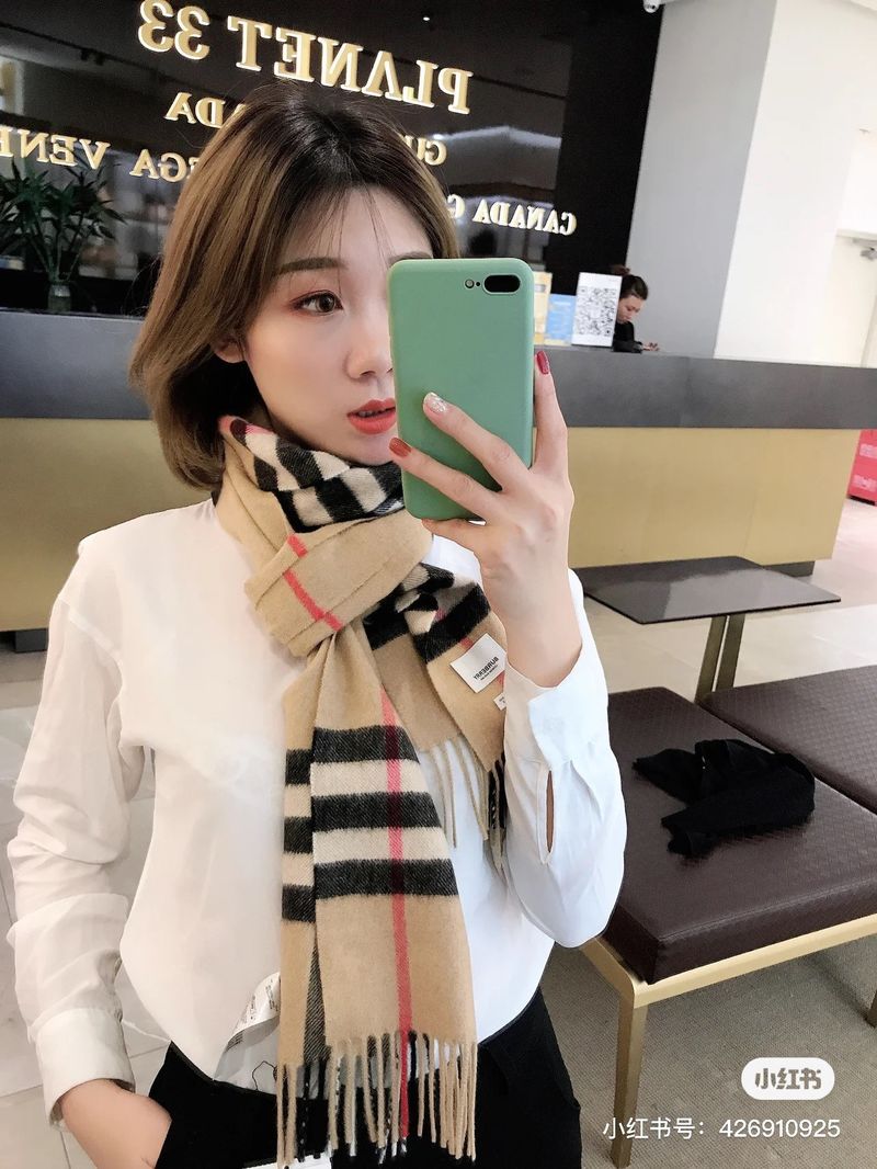 Burberry Scarf B00241