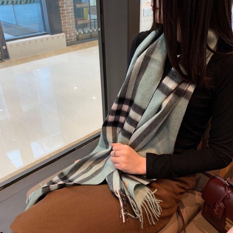 Burberry Scarf B00244