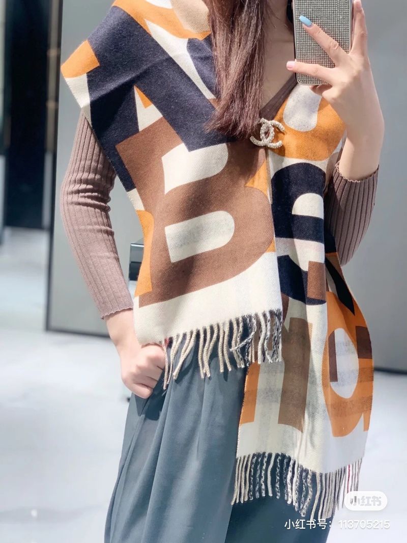 Burberry Scarf B00256