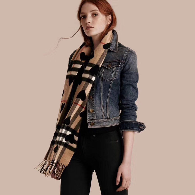 Burberry Scarf B00259