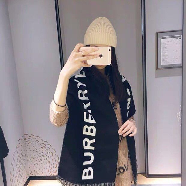 Burberry Scarf B00265