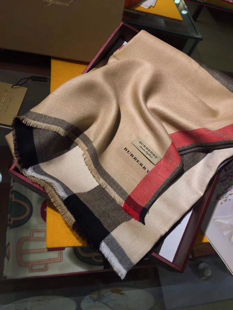 Burberry Scarf B00285