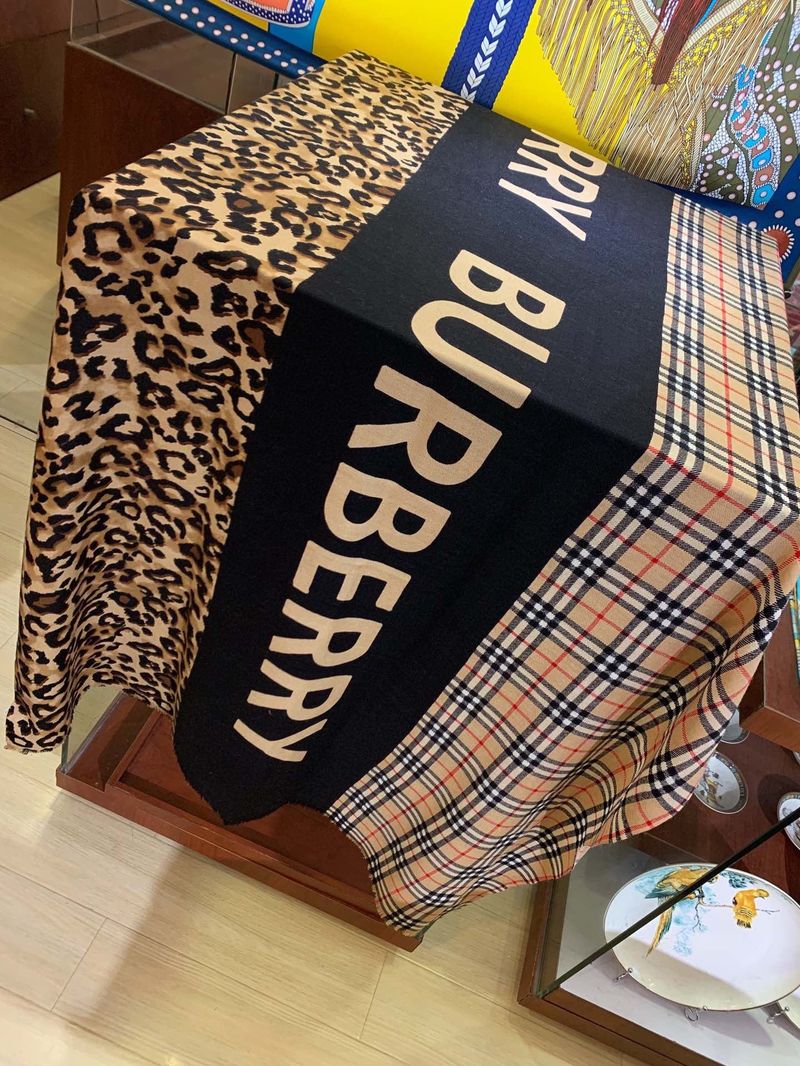 Burberry Scarf B00298