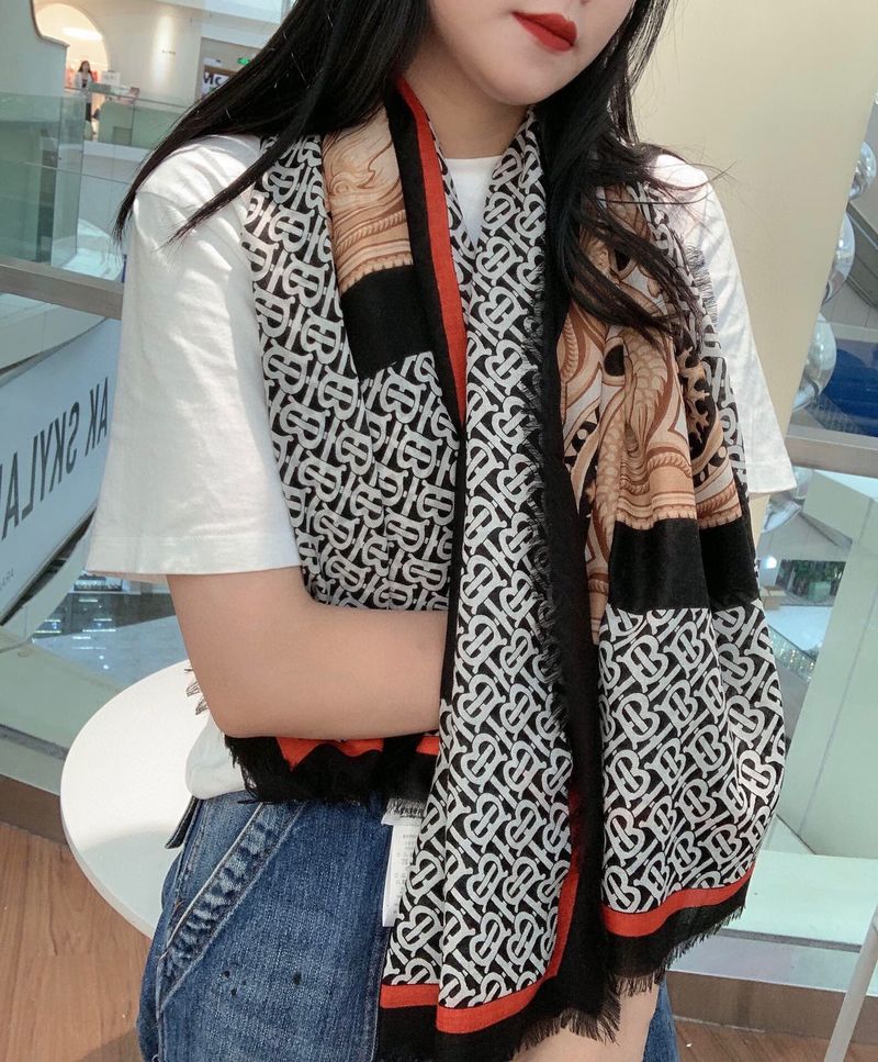 Burberry Scarf B00307