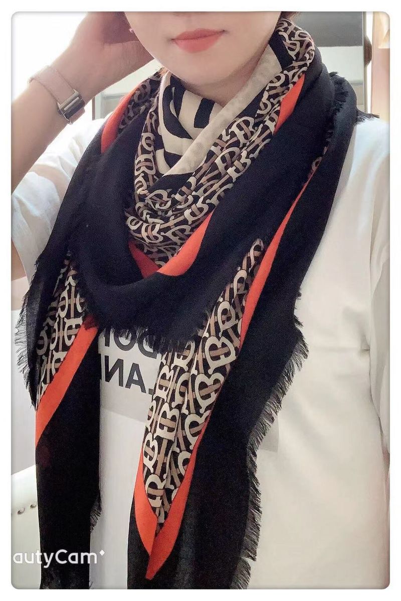 Burberry Scarf B00311